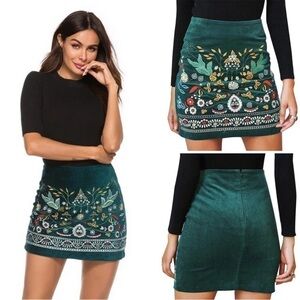 Simplee Apparel Green Floral Corduroy Embroidered Mini Skirt XL